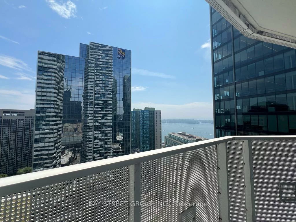 100, Harbour, Waterfront Communities C1, Toronto
