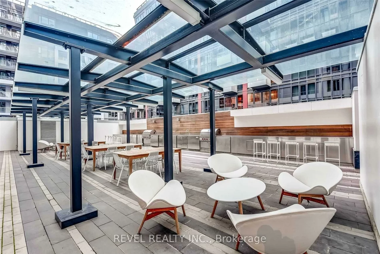 27, Bathurst, Waterfront Communities C1, Toronto