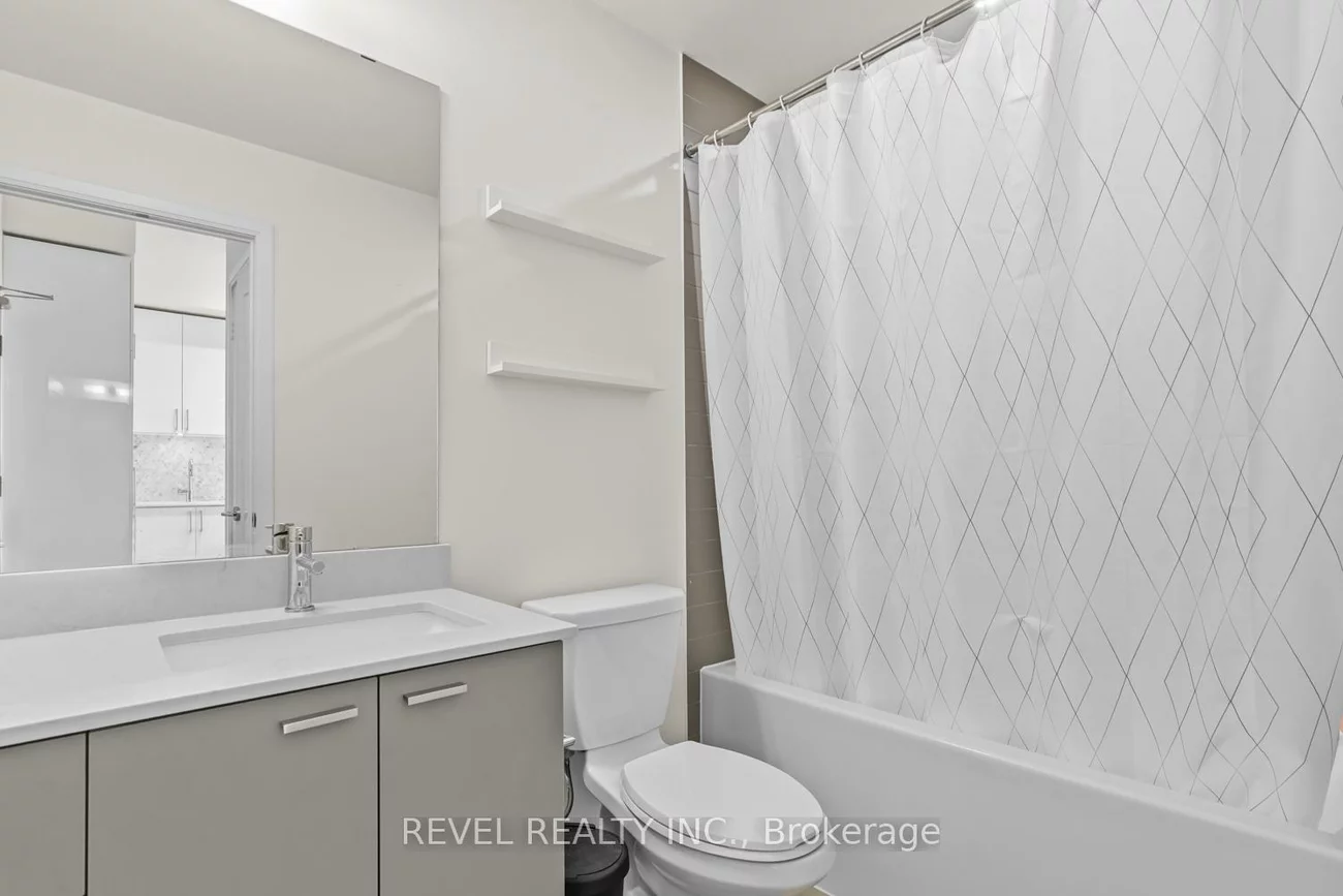 27, Bathurst, Waterfront Communities C1, Toronto