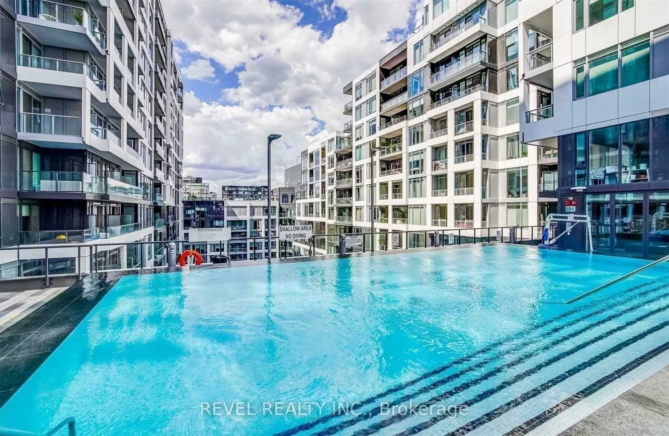 27, Bathurst, Waterfront Communities C1, Toronto