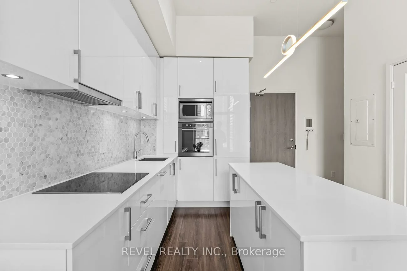 27, Bathurst, Waterfront Communities C1, Toronto