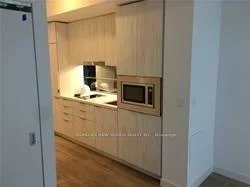 215, Queen, Waterfront Communities C1, Toronto