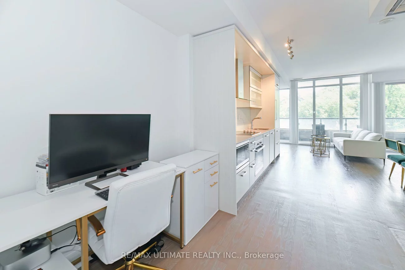 3018, Yonge, Lawrence Park South, Toronto