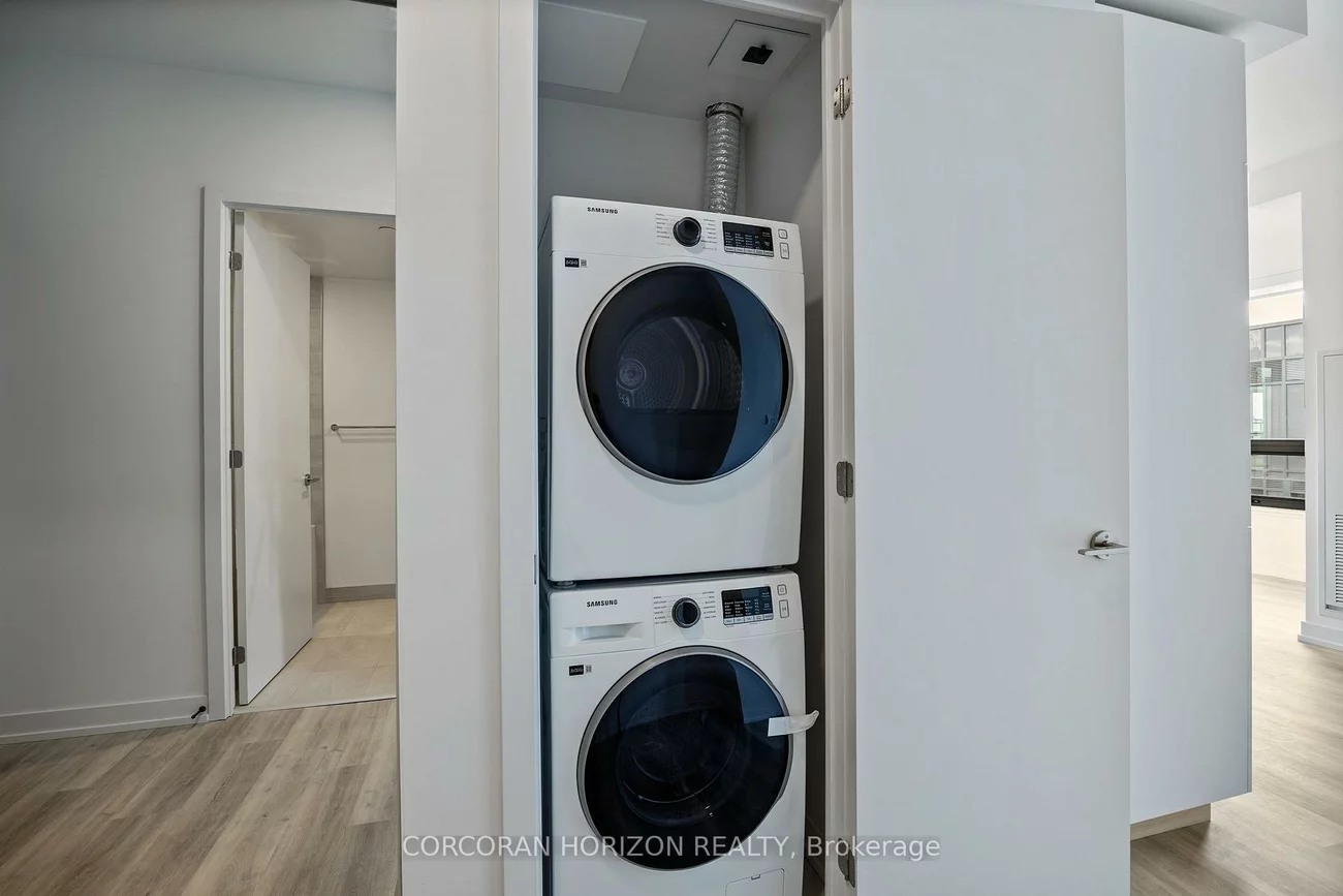 28, Eastern, Moss Park, Toronto