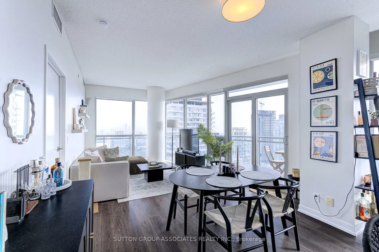 89, Dunfield, Mount Pleasant West, Toronto