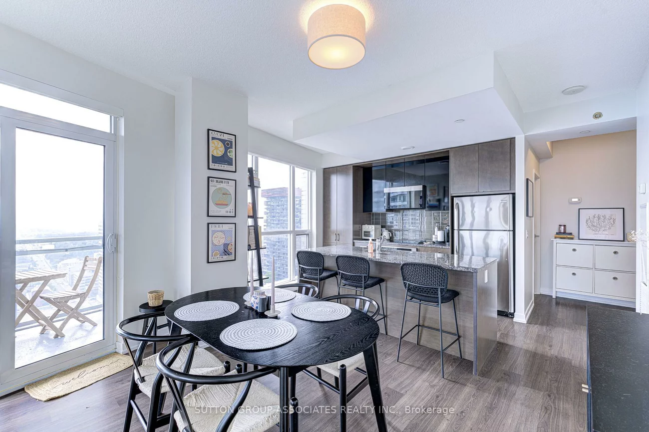89, Dunfield, Mount Pleasant West, Toronto