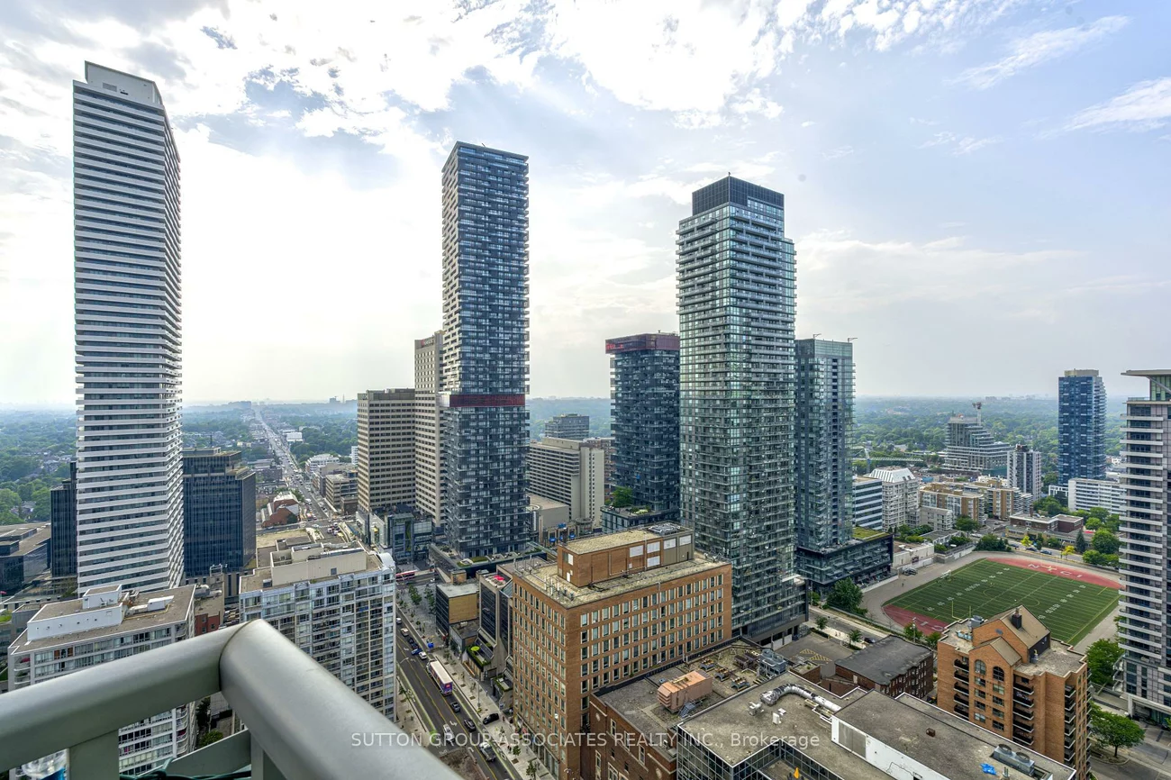 89, Dunfield, Mount Pleasant West, Toronto