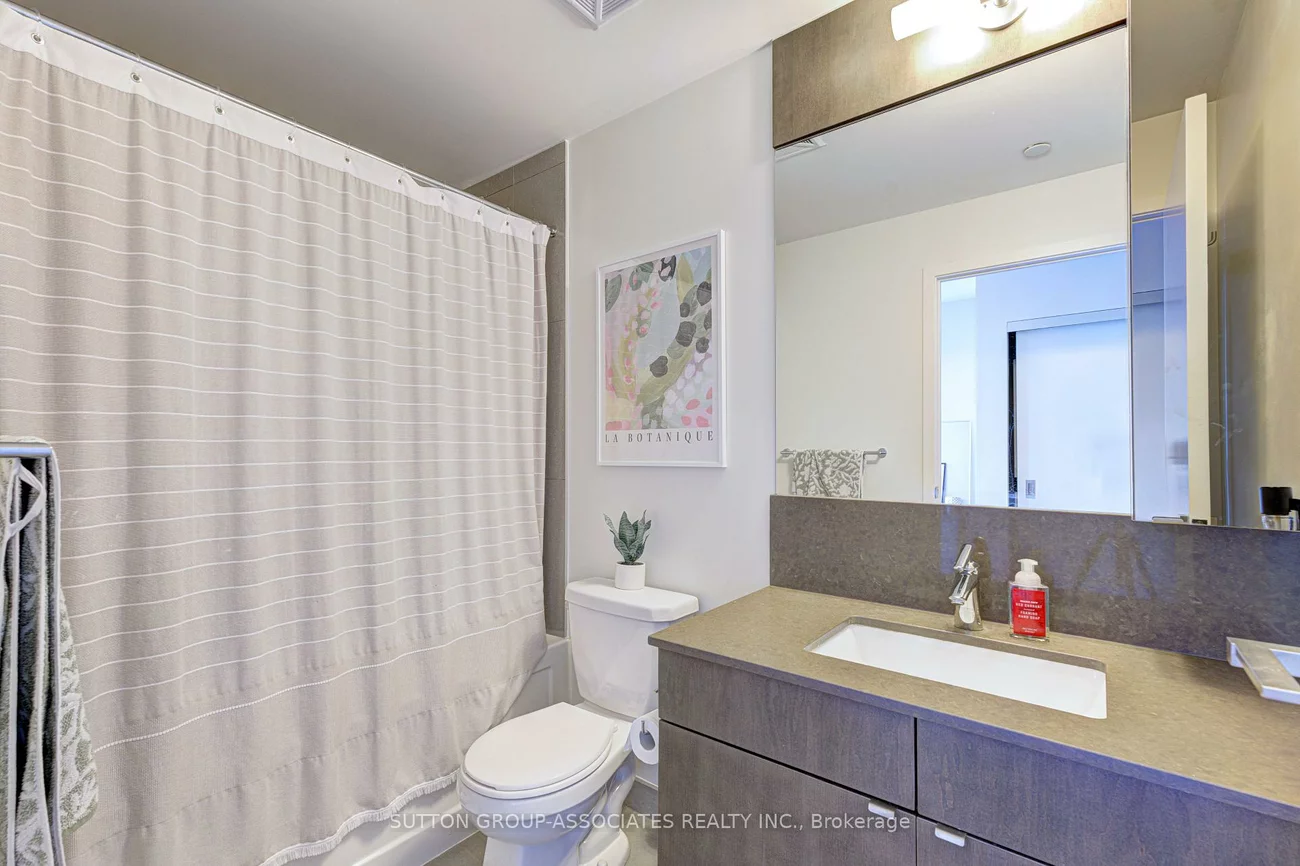 89, Dunfield, Mount Pleasant West, Toronto