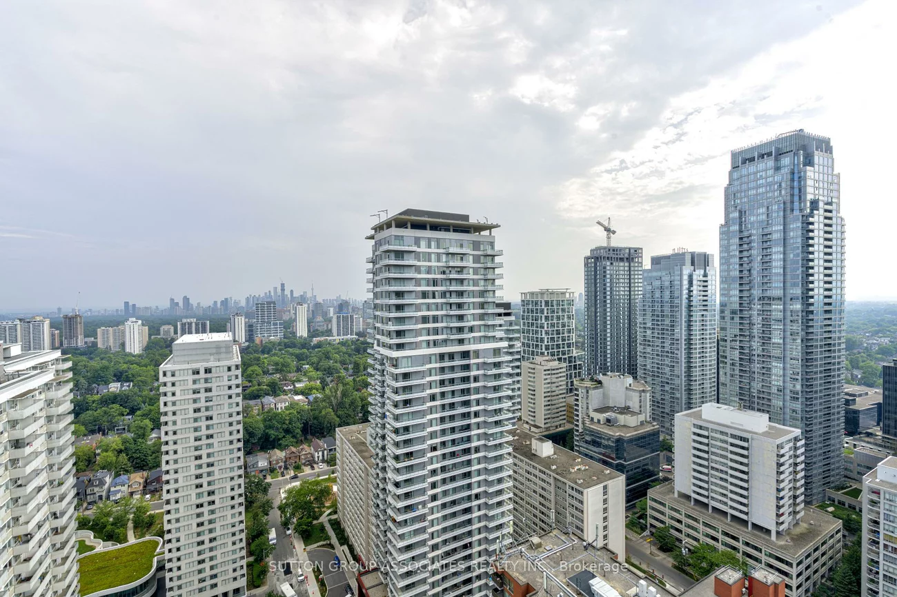 89, Dunfield, Mount Pleasant West, Toronto