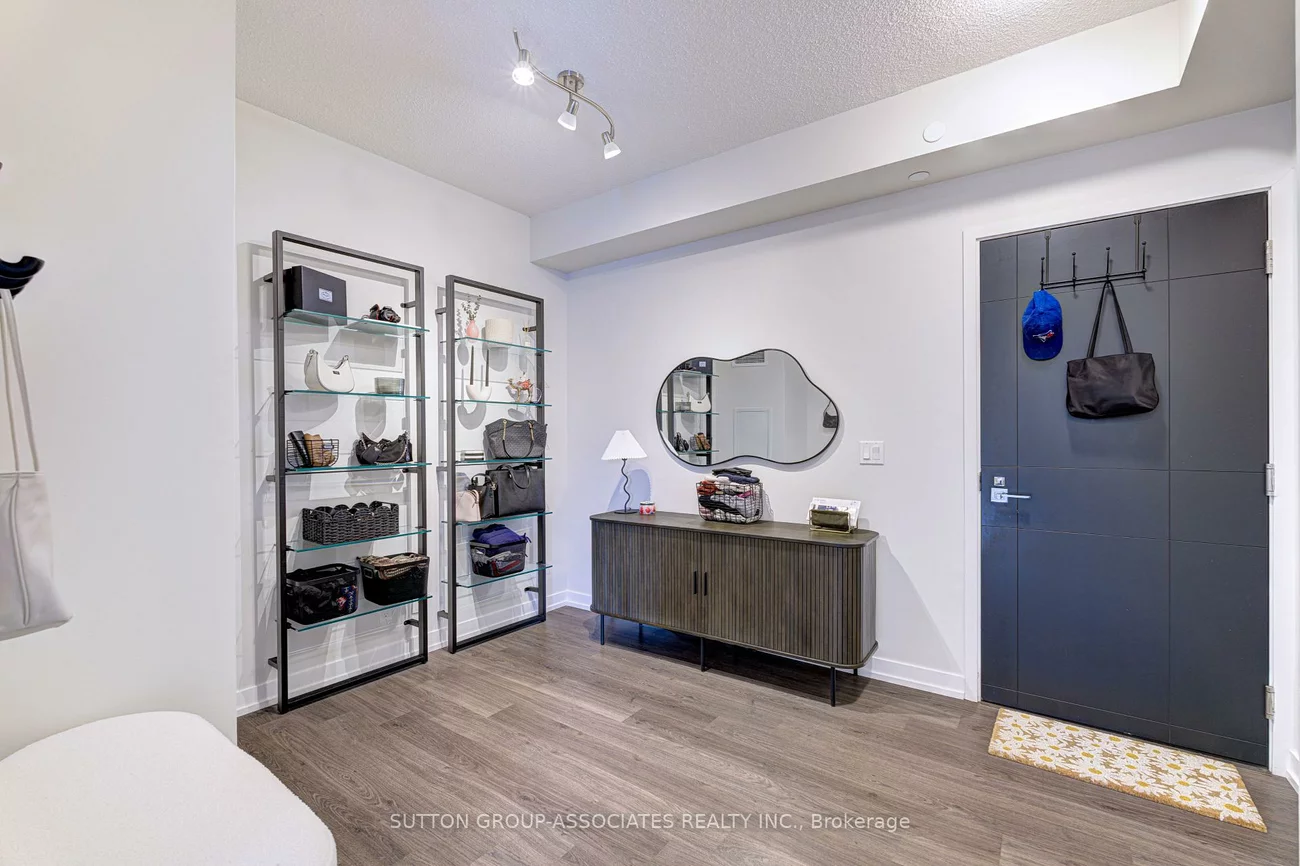 89, Dunfield, Mount Pleasant West, Toronto
