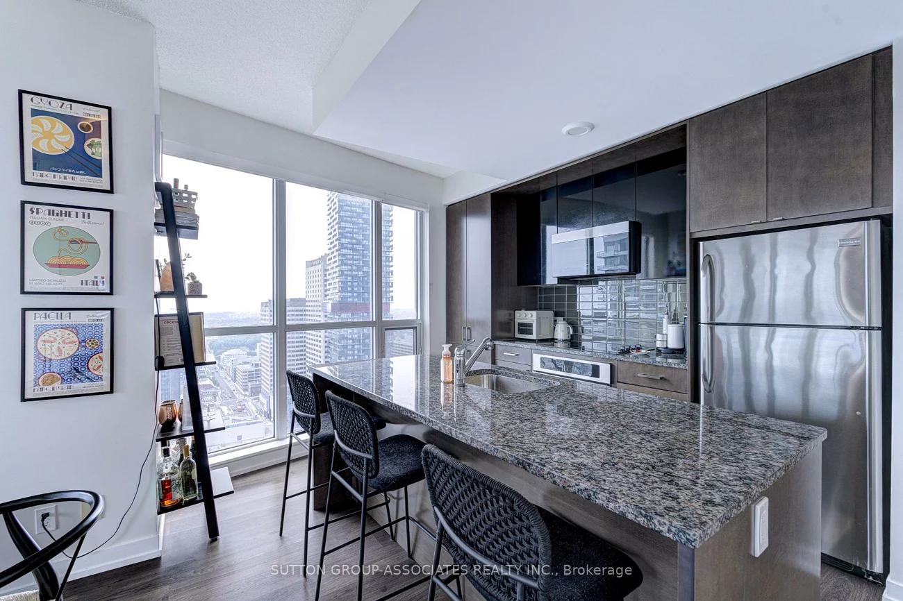 89, Dunfield, Mount Pleasant West, Toronto