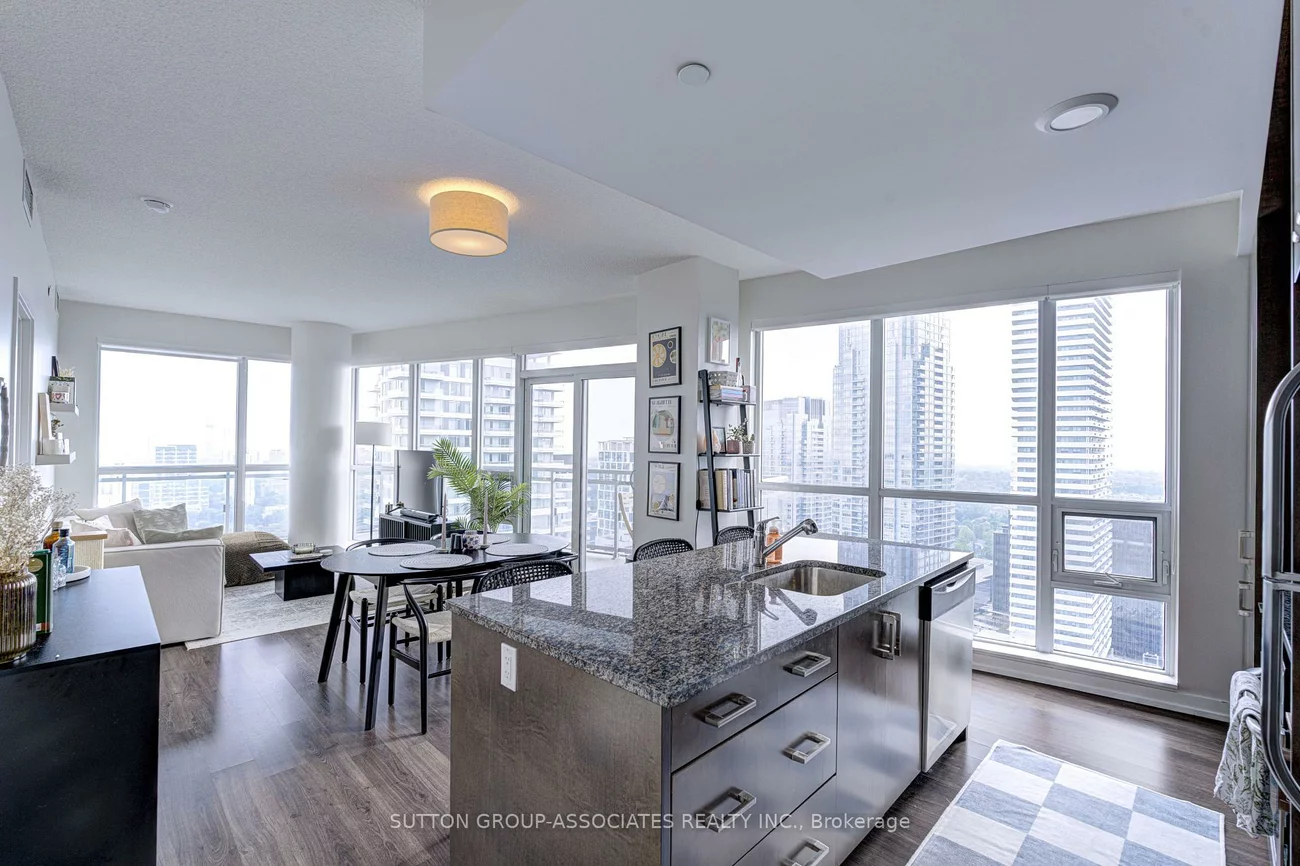 89, Dunfield, Mount Pleasant West, Toronto