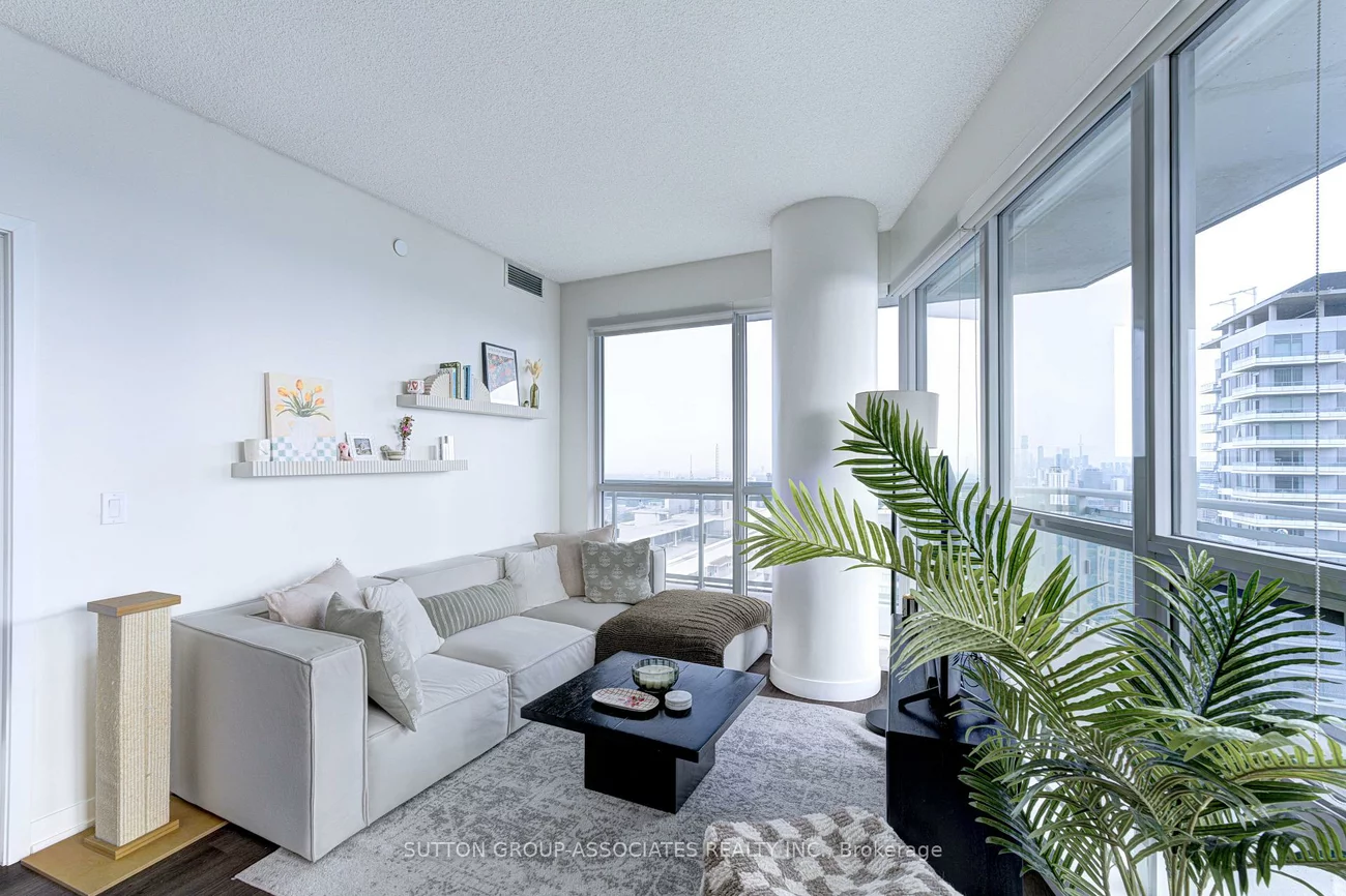 89, Dunfield, Mount Pleasant West, Toronto
