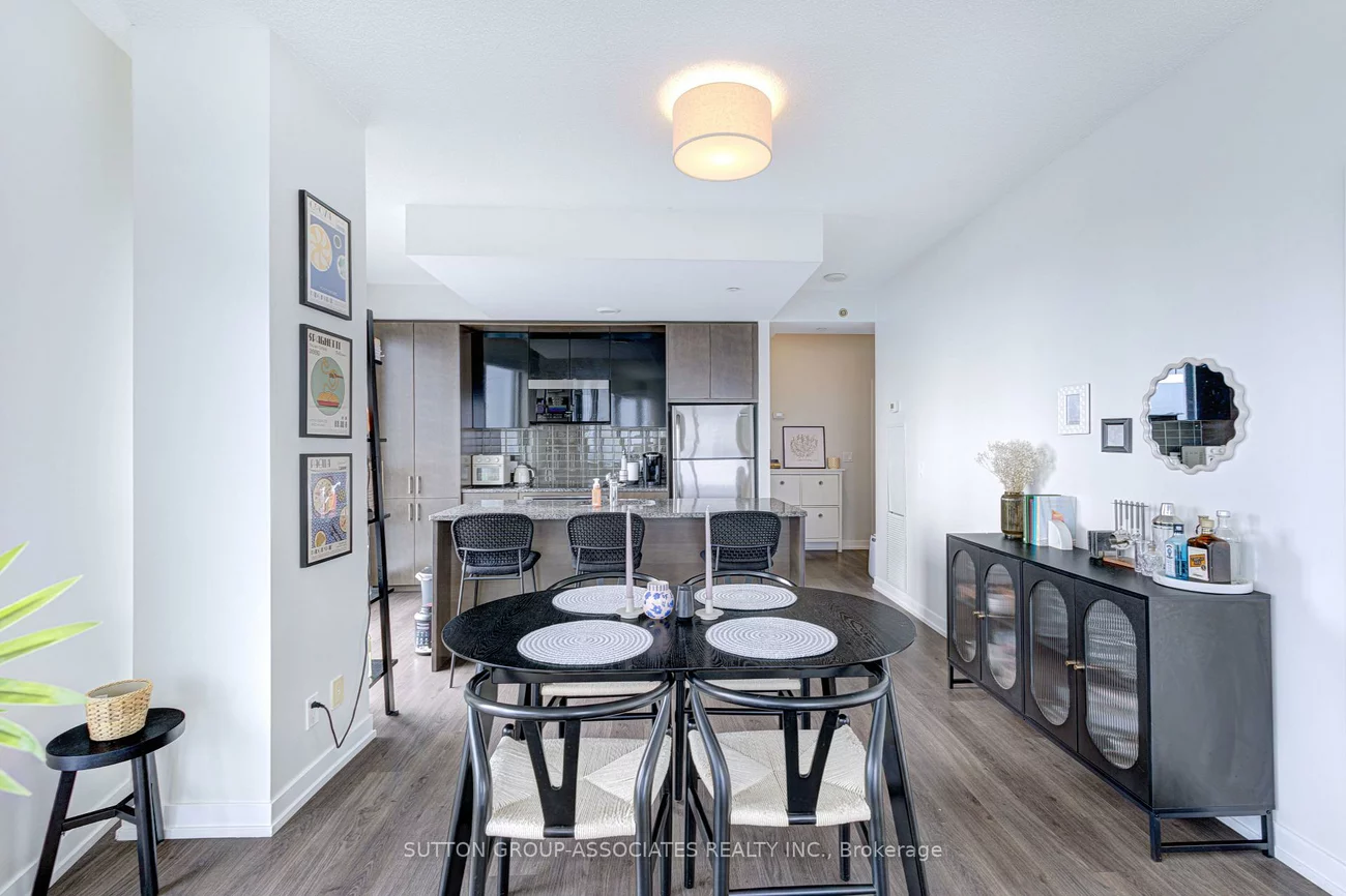 89, Dunfield, Mount Pleasant West, Toronto