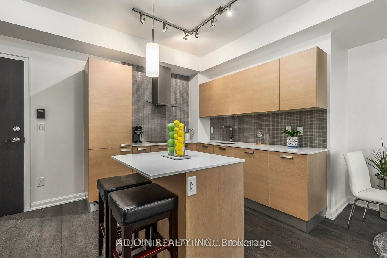 11, Bogert, Lansing-Westgate, Toronto