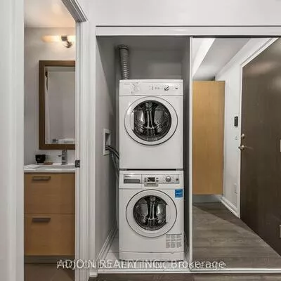 11, Bogert, Lansing-Westgate, Toronto