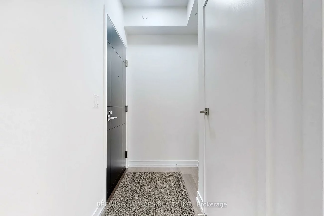 89, Dunfield, Mount Pleasant West, Toronto