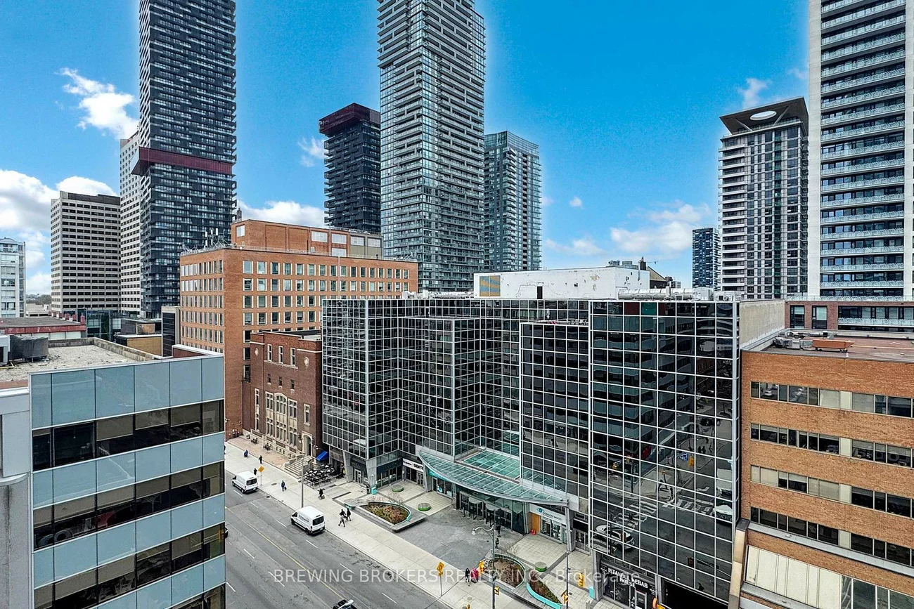 89, Dunfield, Mount Pleasant West, Toronto