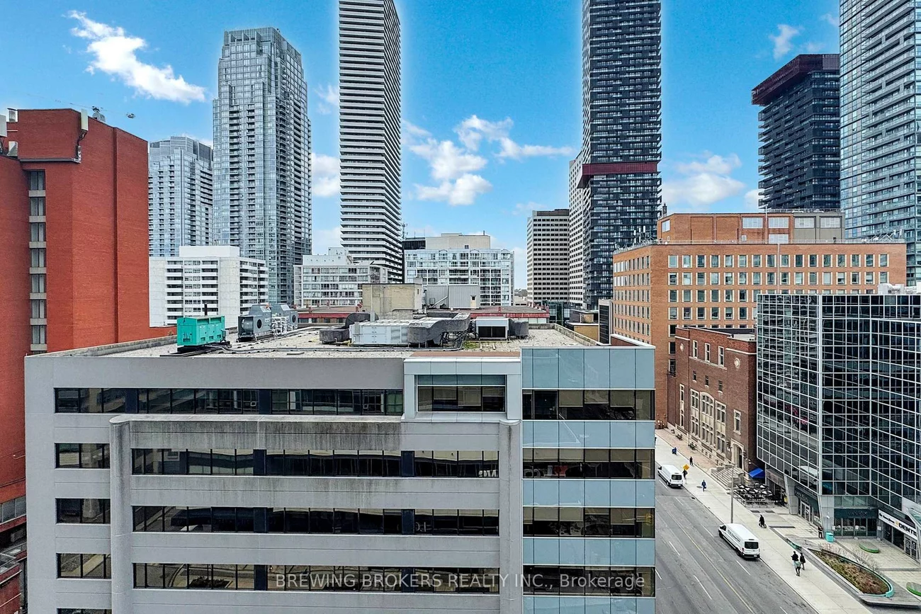 89, Dunfield, Mount Pleasant West, Toronto