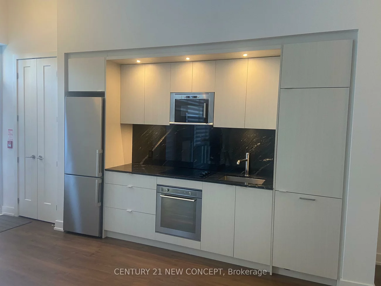 20, Inn On The Park, Banbury-Don Mills, Toronto