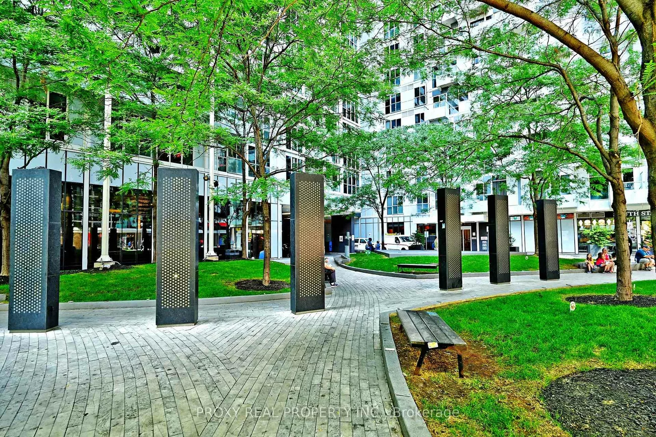 300, Front, Waterfront Communities C1, Toronto