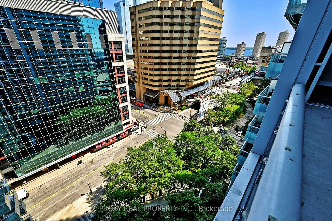 300, Front, Waterfront Communities C1, Toronto