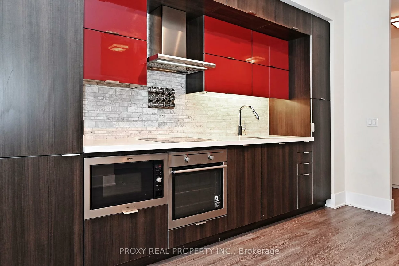 300, Front, Waterfront Communities C1, Toronto
