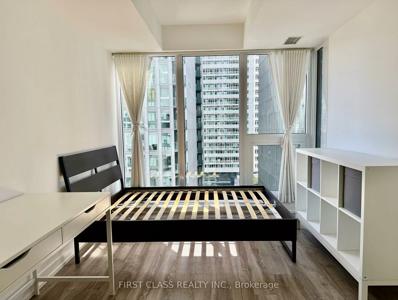 77, Shuter, Church-Yonge Corridor, Toronto