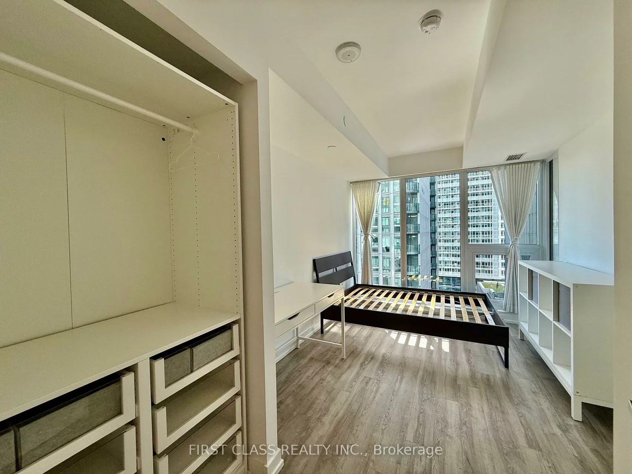 77, Shuter, Church-Yonge Corridor, Toronto