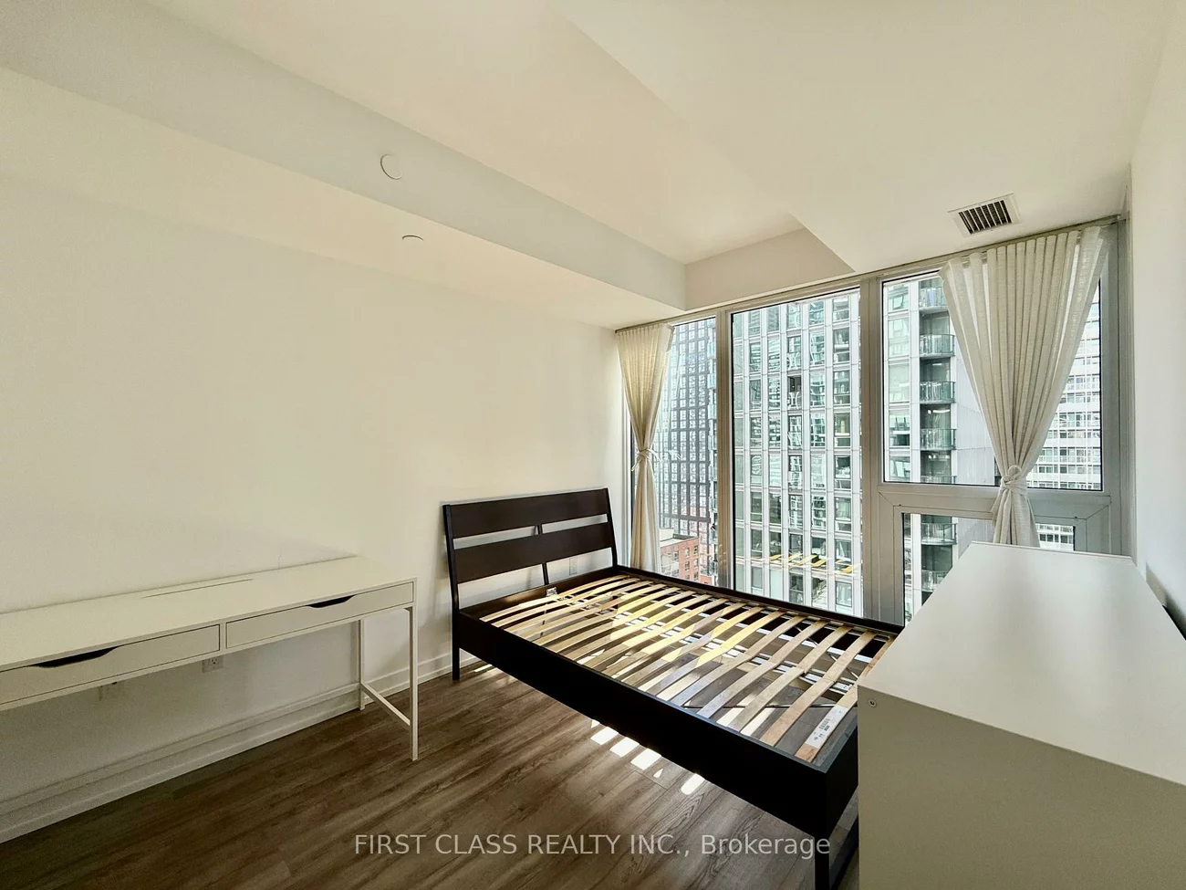 77, Shuter, Church-Yonge Corridor, Toronto