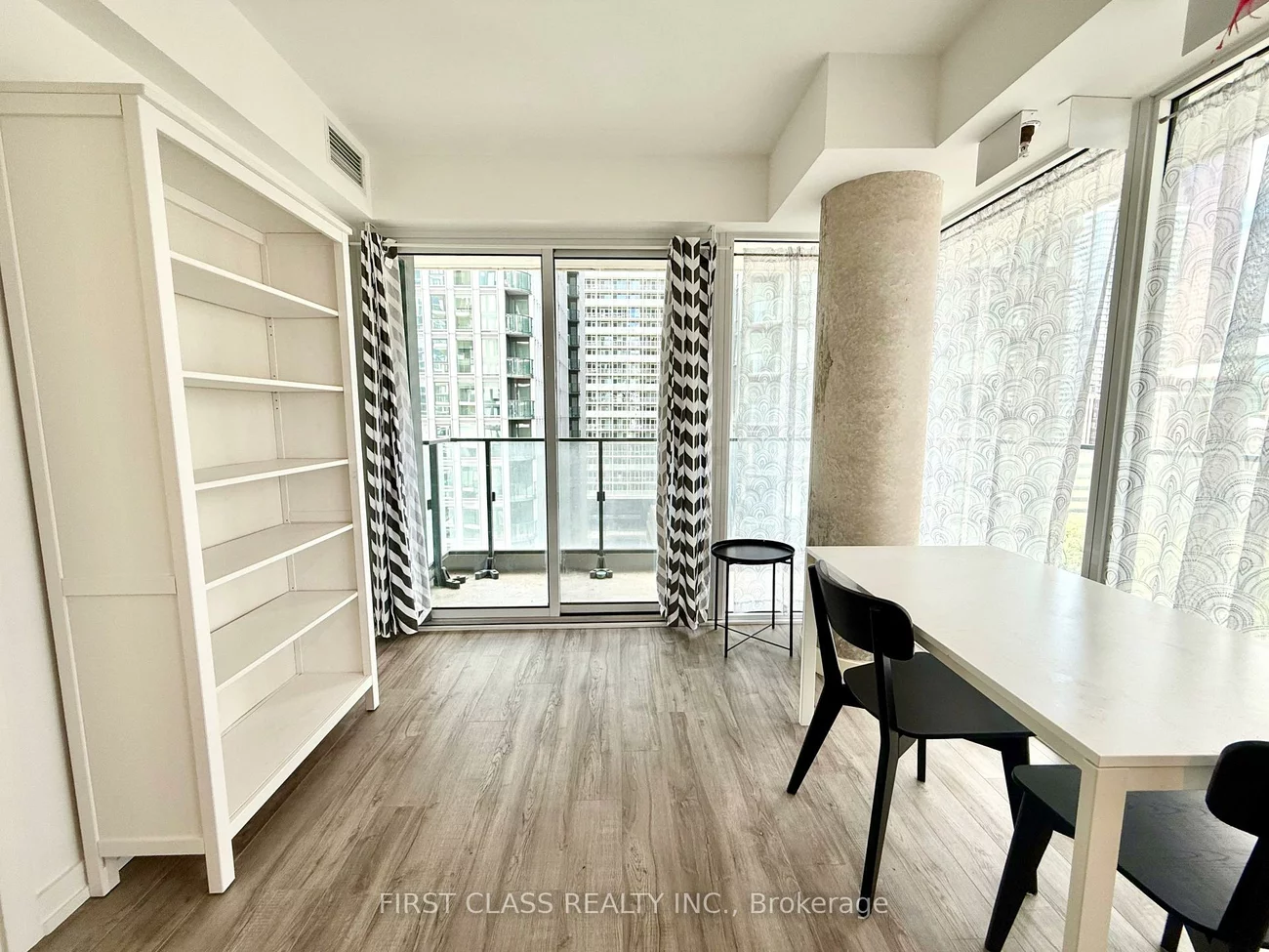 77, Shuter, Church-Yonge Corridor, Toronto