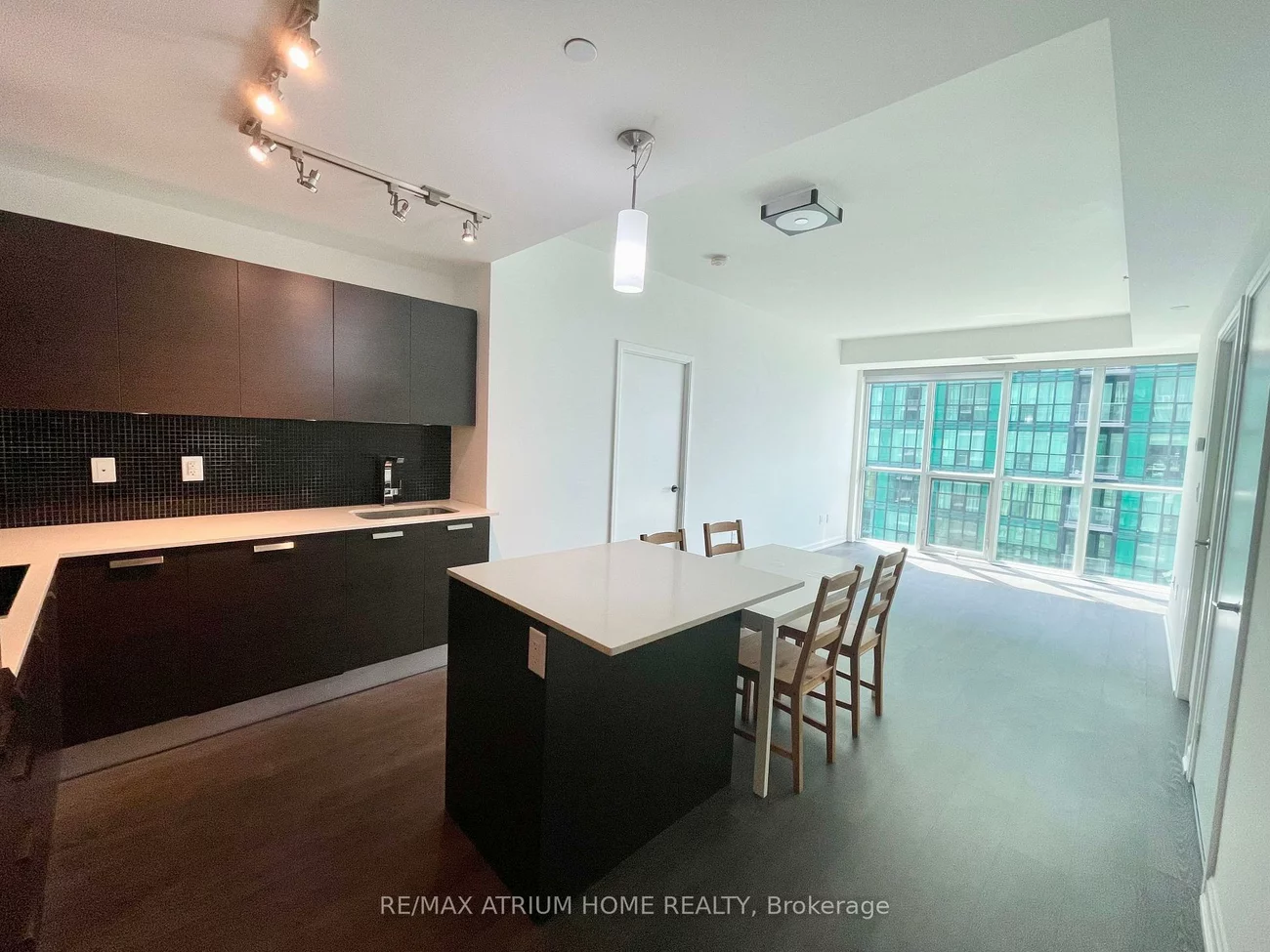 9, Bogert, Lansing-Westgate, Toronto