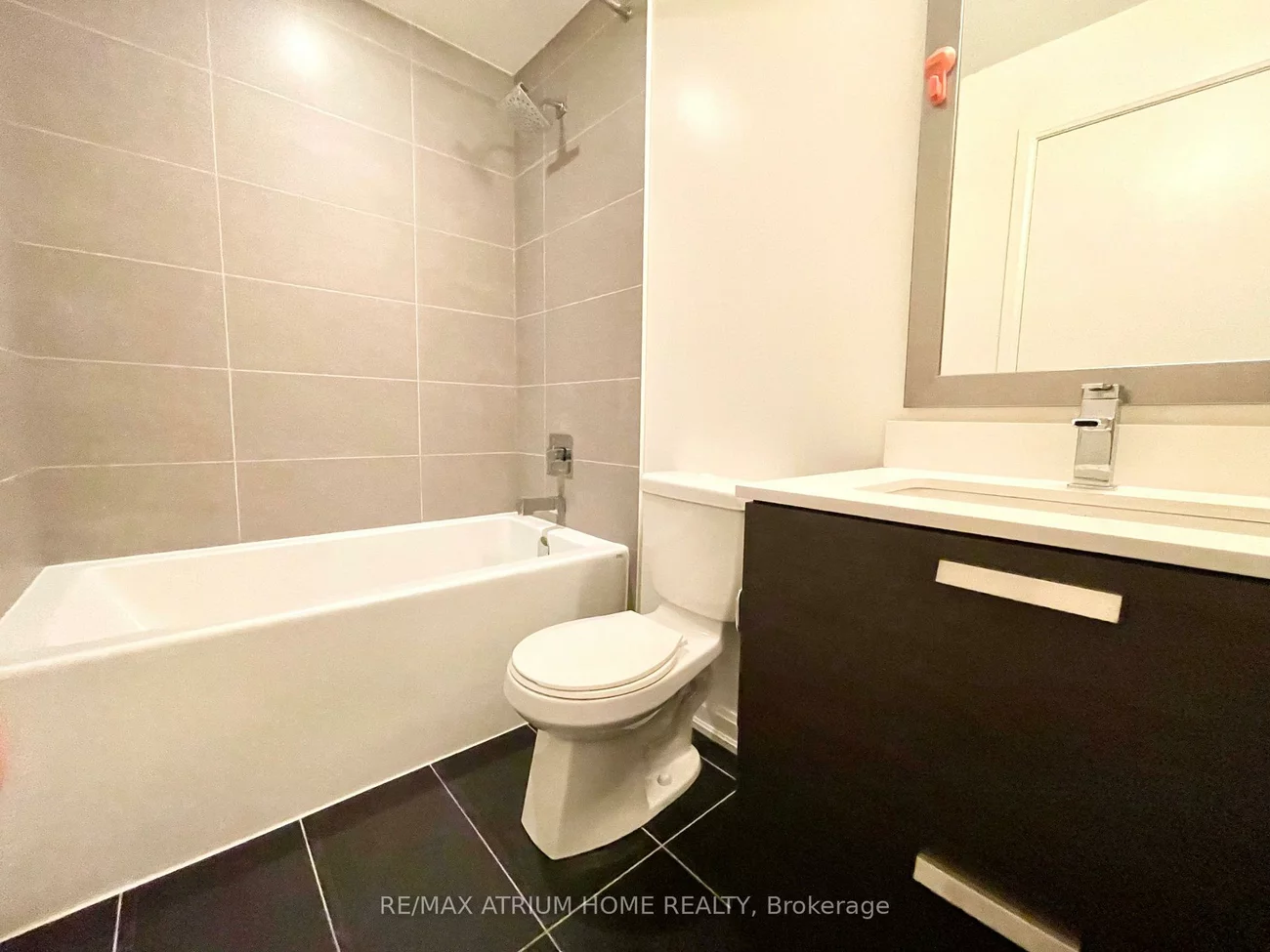 9, Bogert, Lansing-Westgate, Toronto