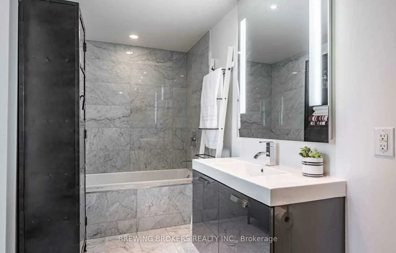 38, Stewart, Waterfront Communities C1, Toronto