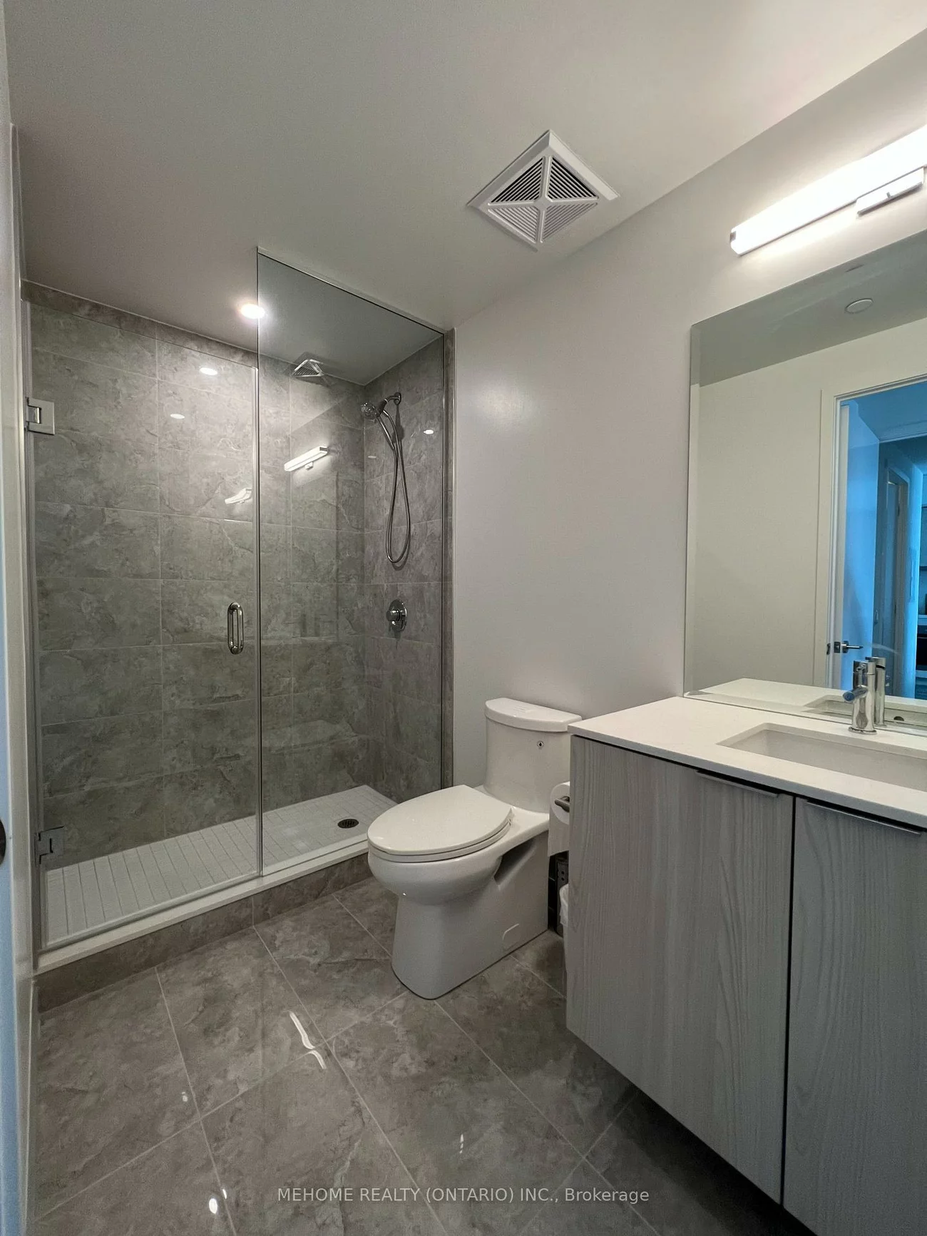 15, Queens Quay E, Waterfront Communities C8, Toronto