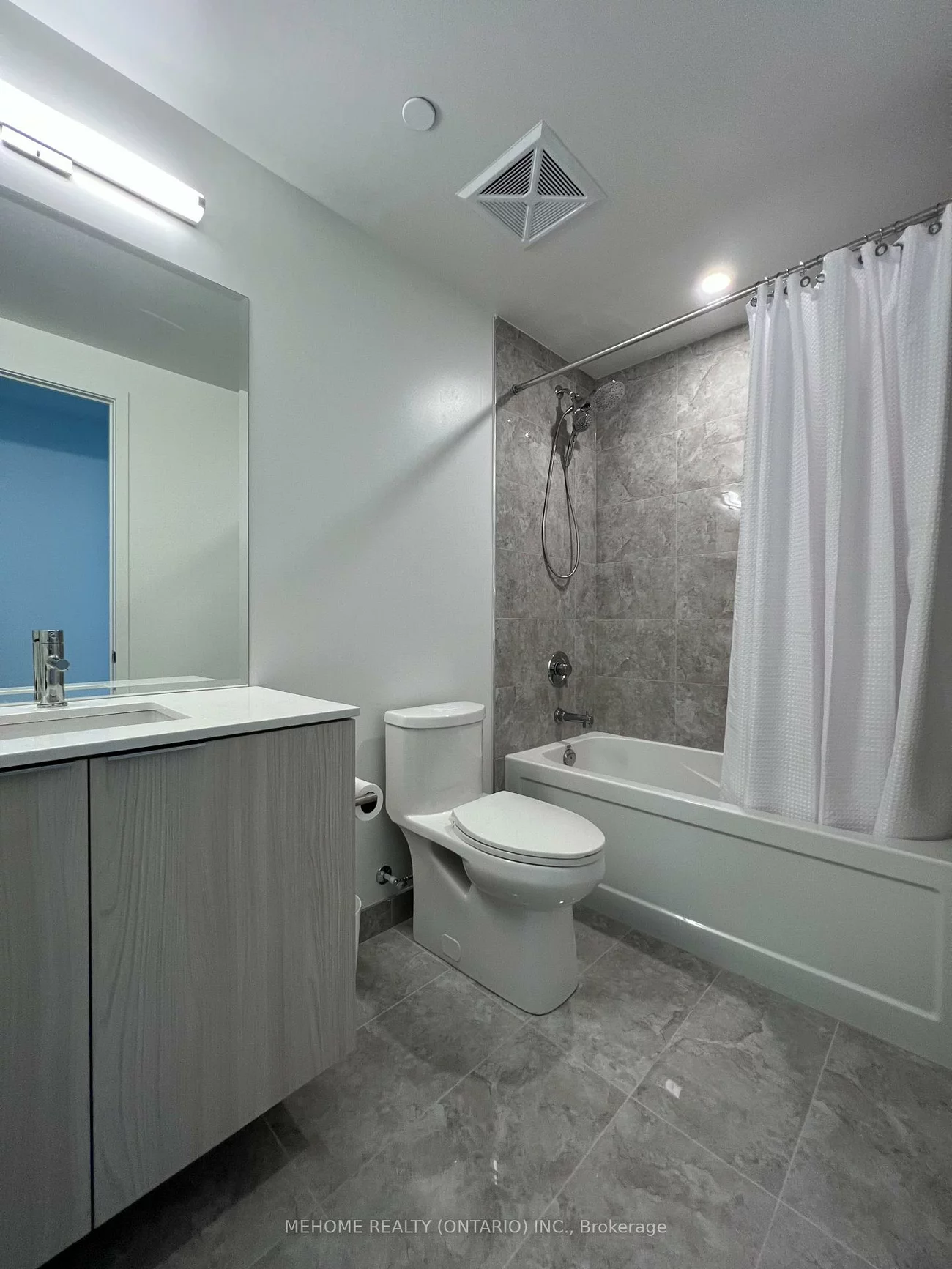 15, Queens Quay E, Waterfront Communities C8, Toronto