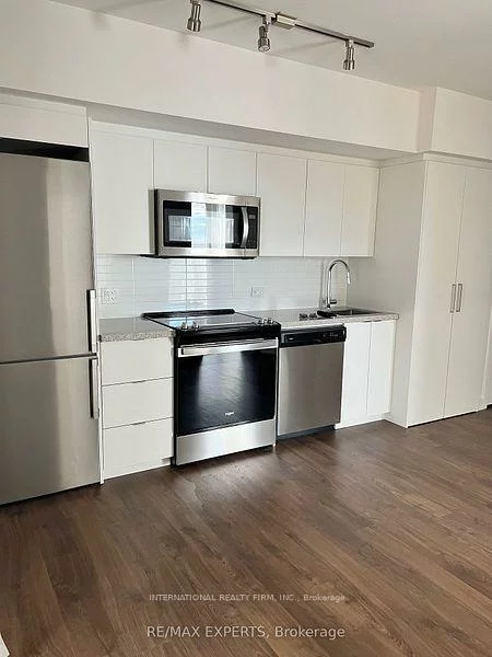30, Tretti, Clanton Park, Toronto