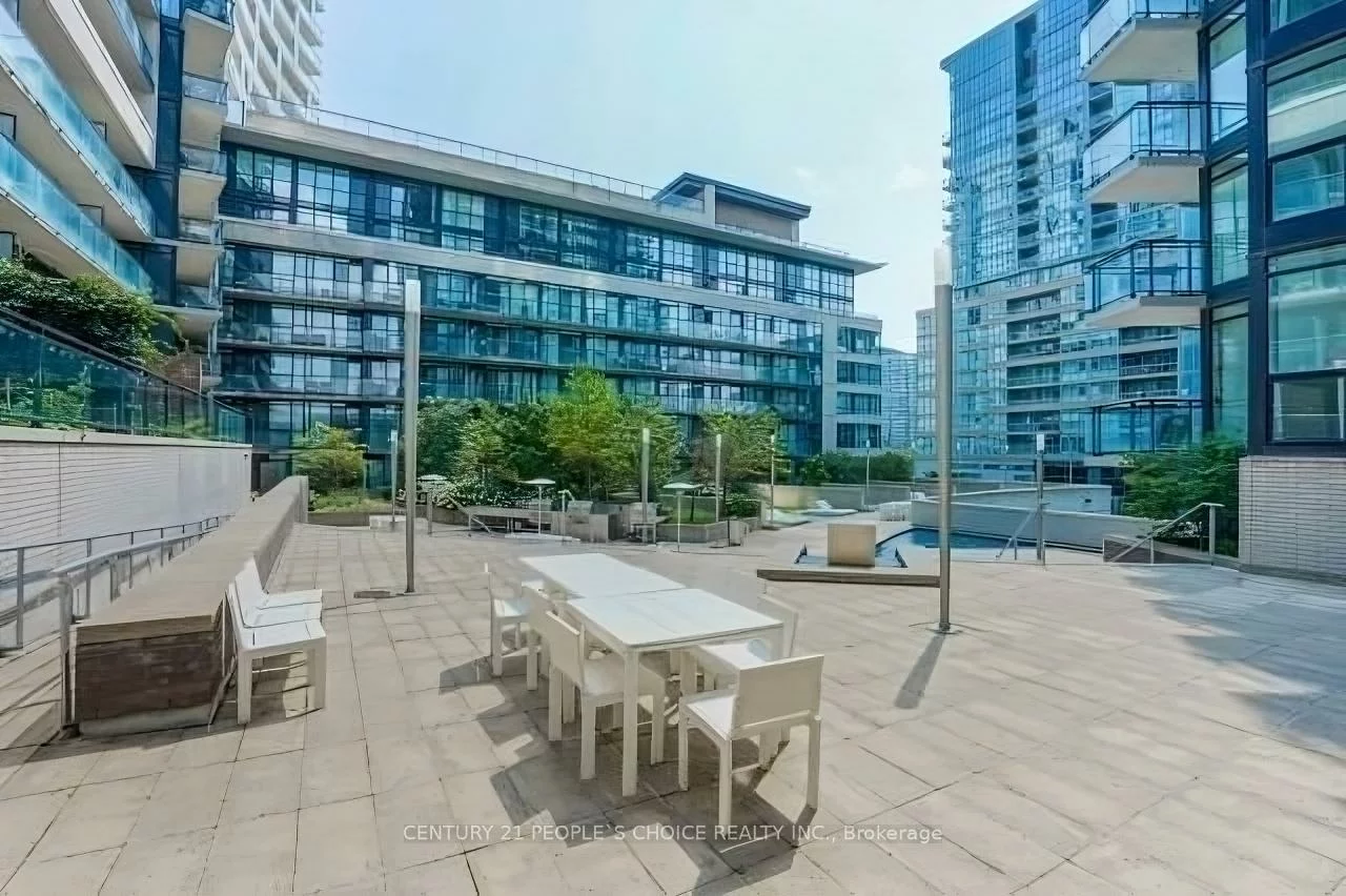 8, Telegram, Waterfront Communities C1, Toronto