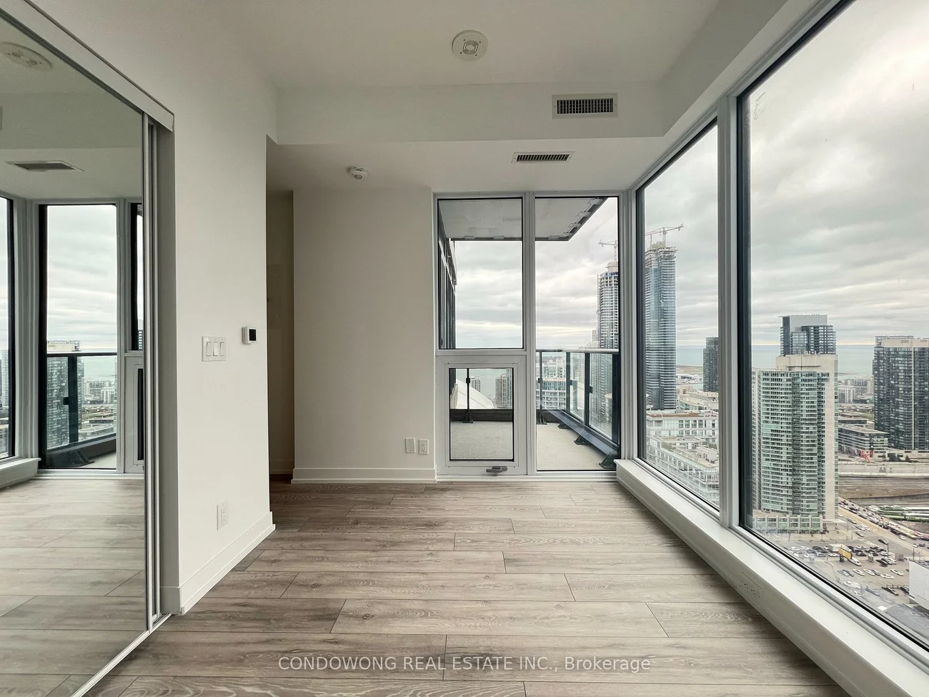 55, Mercer, Waterfront Communities C1, Toronto