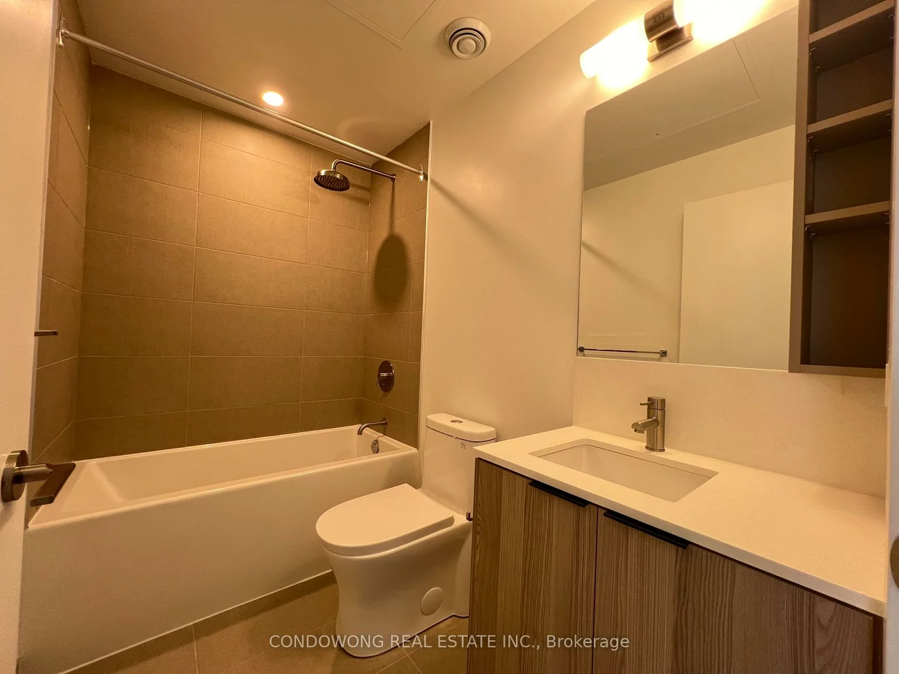 55, Mercer, Waterfront Communities C1, Toronto