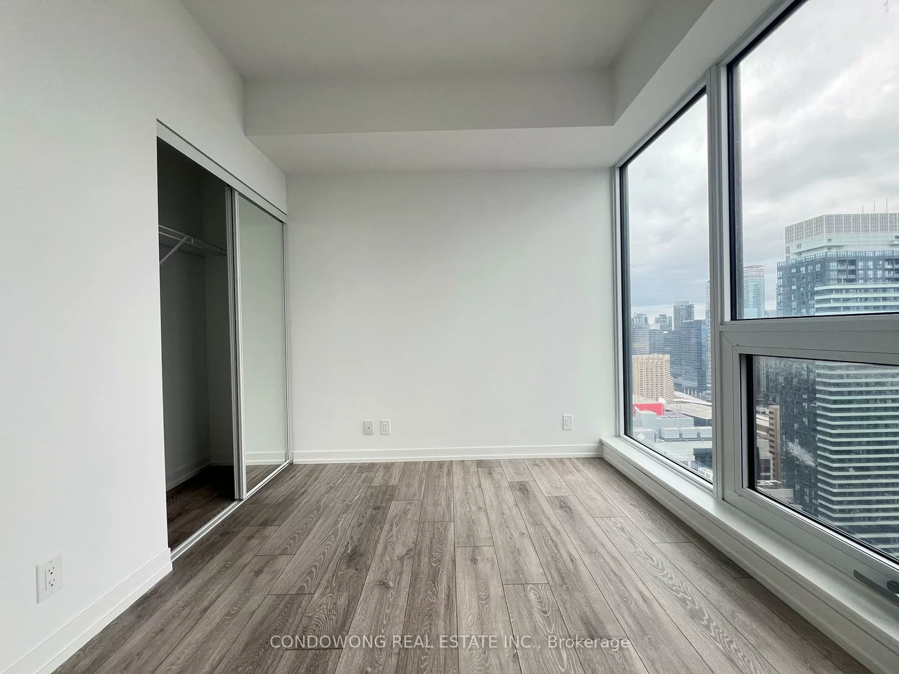 55, Mercer, Waterfront Communities C1, Toronto