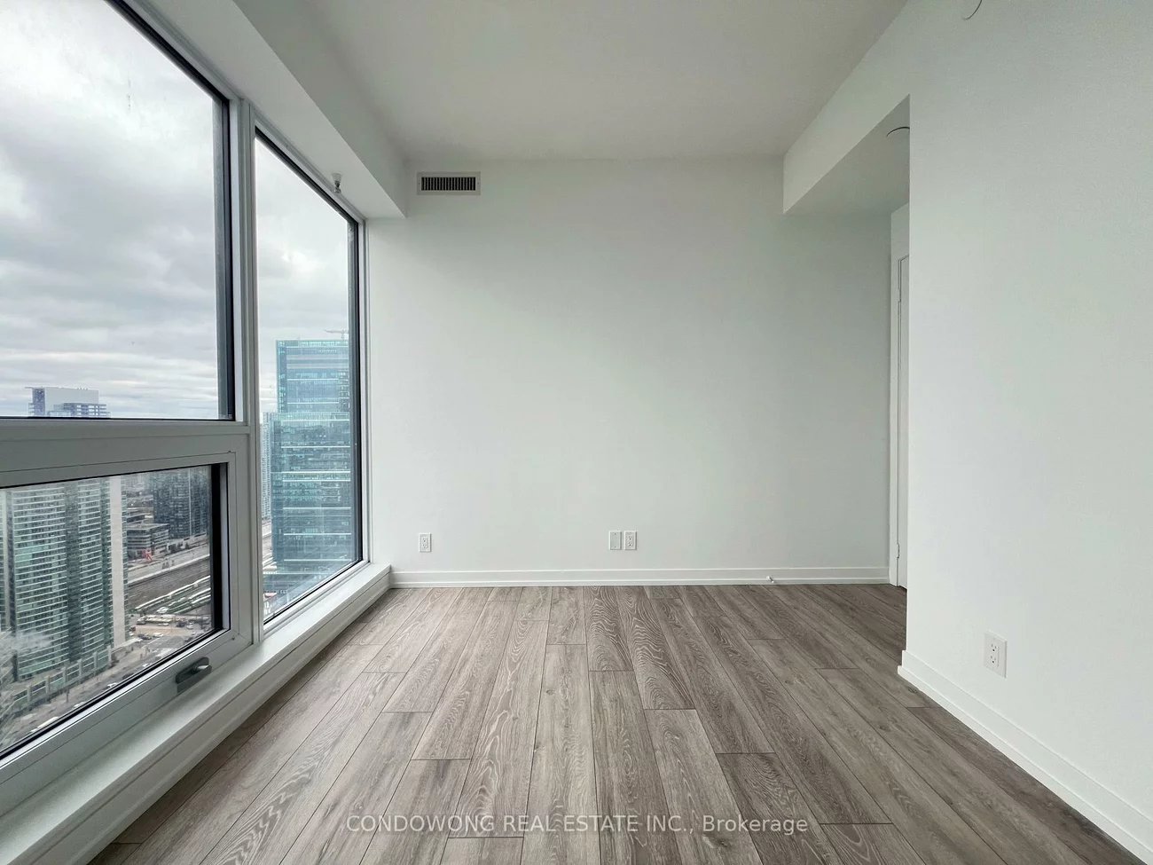 55, Mercer, Waterfront Communities C1, Toronto