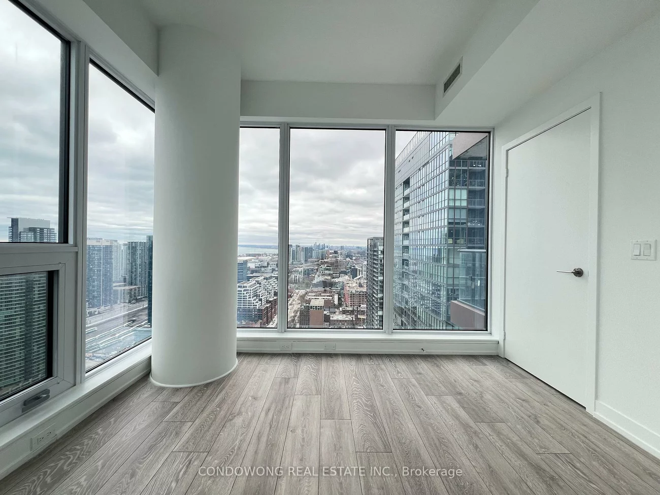 55, Mercer, Waterfront Communities C1, Toronto