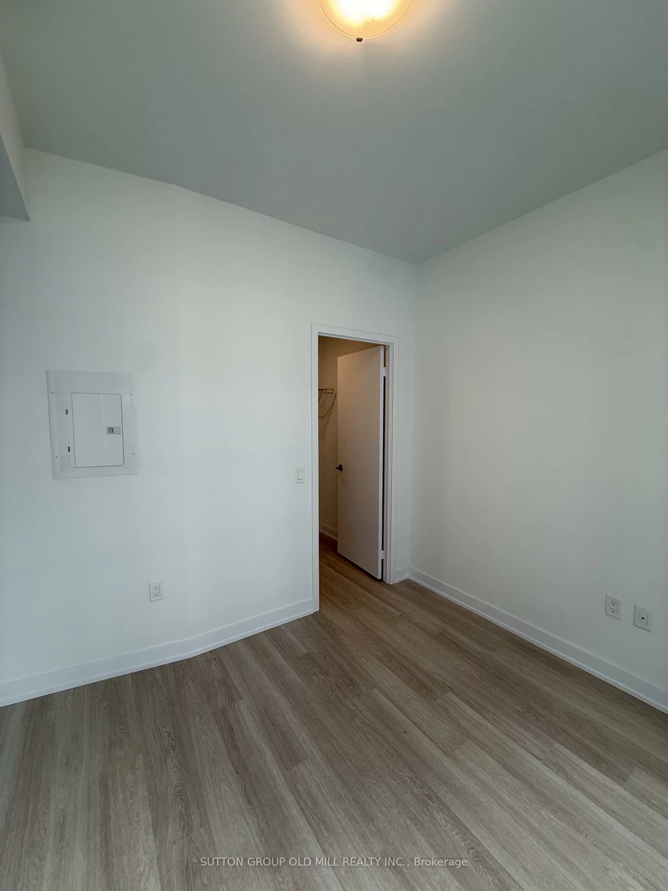 15, Richardson, Waterfront Communities C8, Toronto