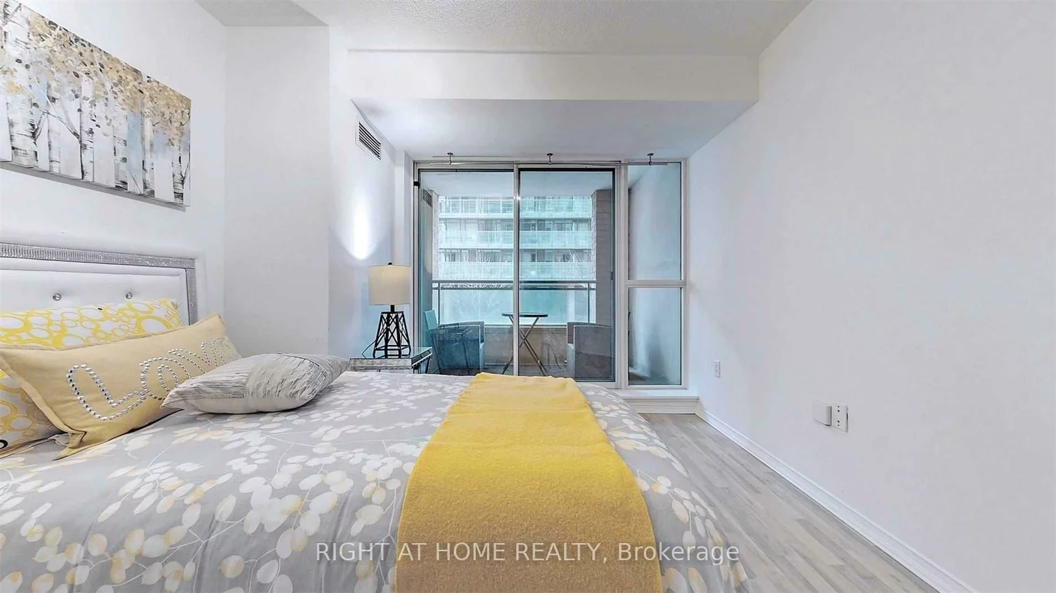 887, Bay, Bay Street Corridor, Toronto