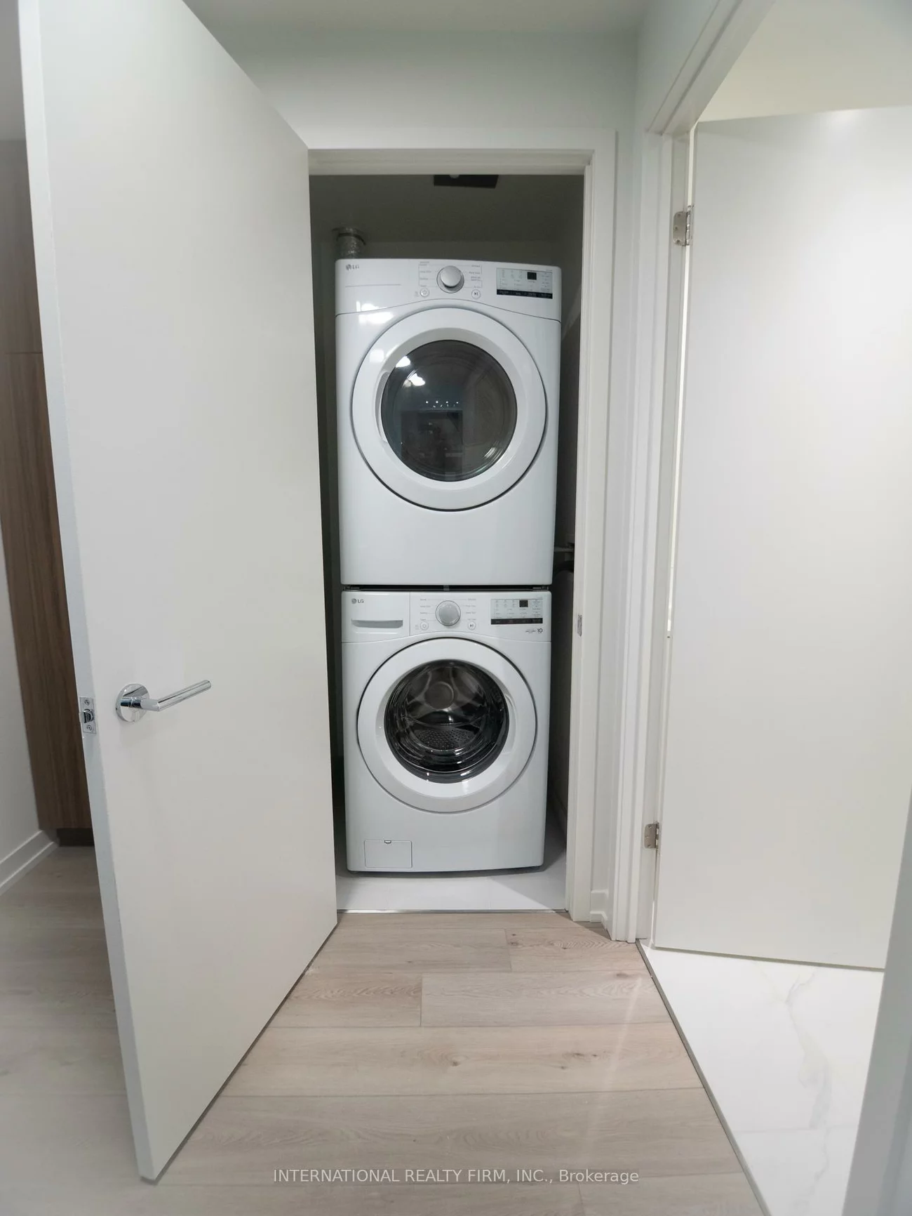 863, St Clair, Wychwood, Toronto