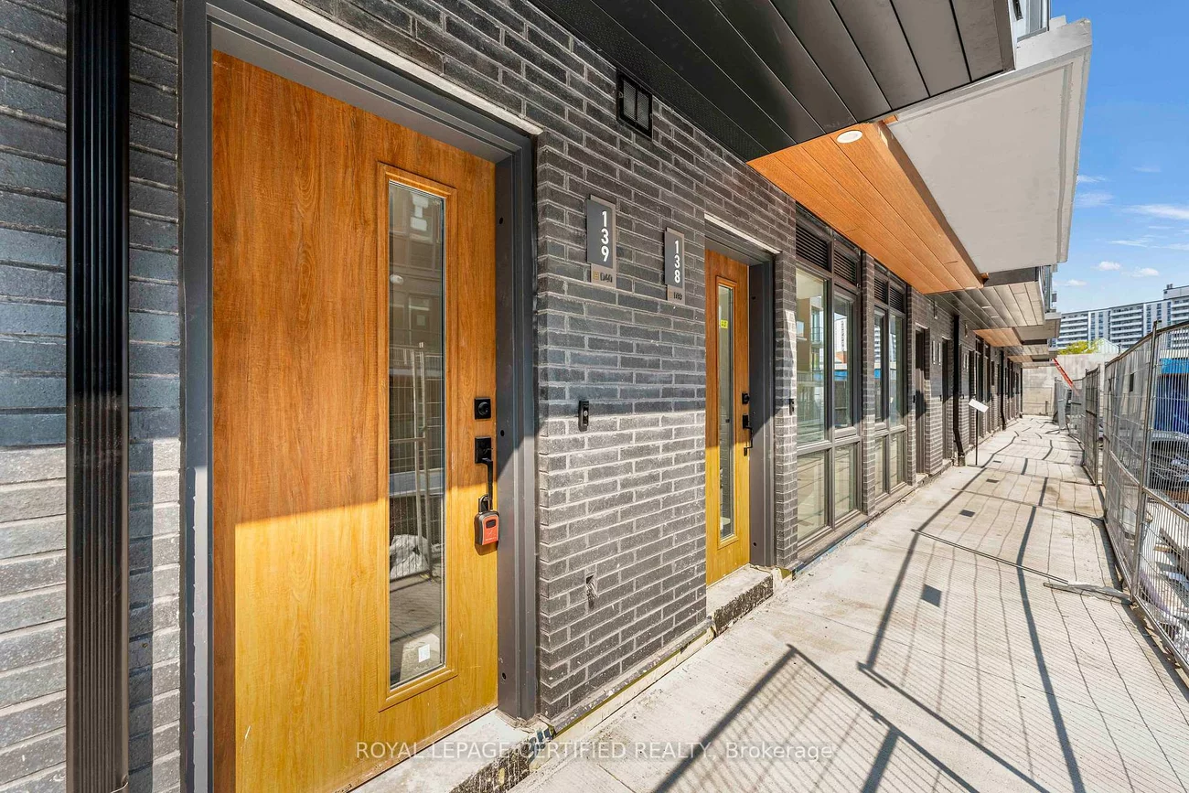 69, Curlew, Parkwoods-Donalda, Toronto