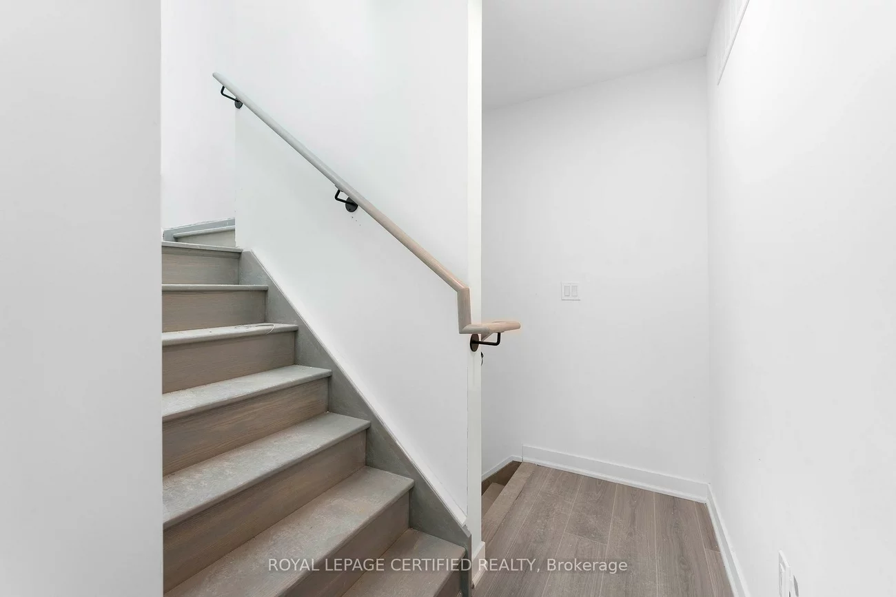 69, Curlew, Parkwoods-Donalda, Toronto