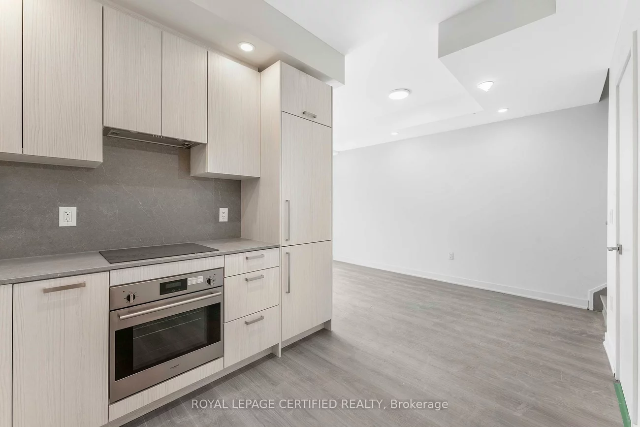 69, Curlew, Parkwoods-Donalda, Toronto