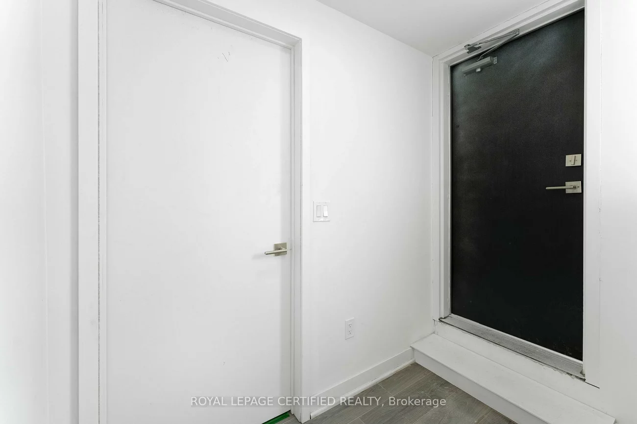 69, Curlew, Parkwoods-Donalda, Toronto